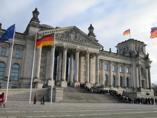 germany_berlin_reichstag_government_quarter_10